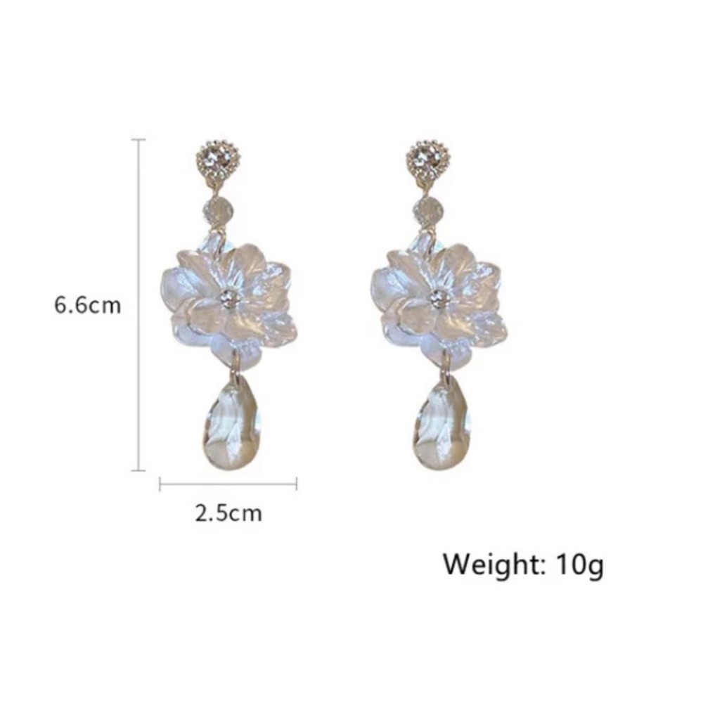 Gorgeous Big White Earrings - Picture 4 of 4